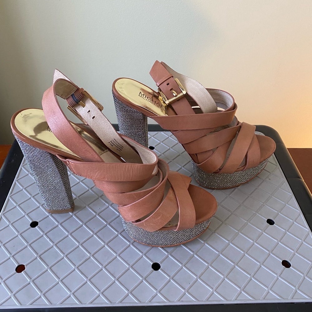 Super cute Michael Kors platform leather sandals